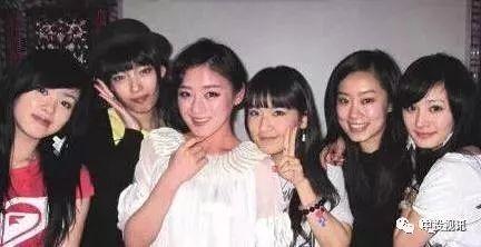 闺蜜娱乐圈吃瓜小说,闺蜜间的秘密瓜田